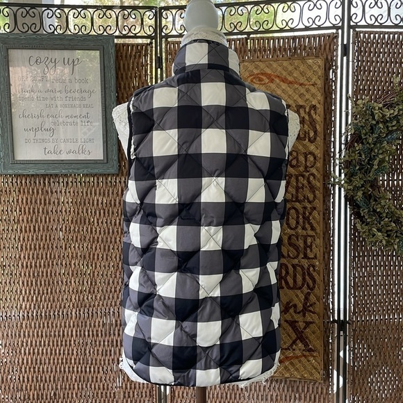 Woolrich Duck Down Black and White Checked Puffer Vest - Picture 7 of 11